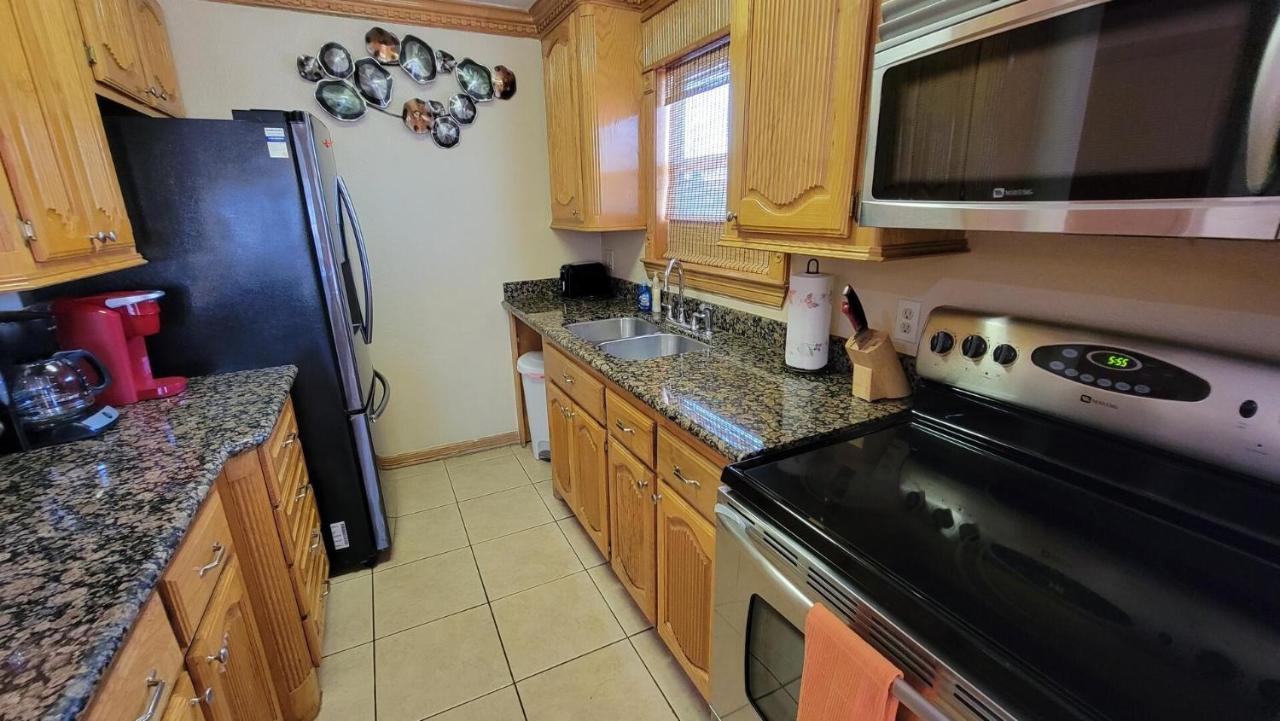 Cozy 2 Bedroom With Big Pool - Campeche Triplex Unit C Home South Padre Island Dış mekan fotoğraf