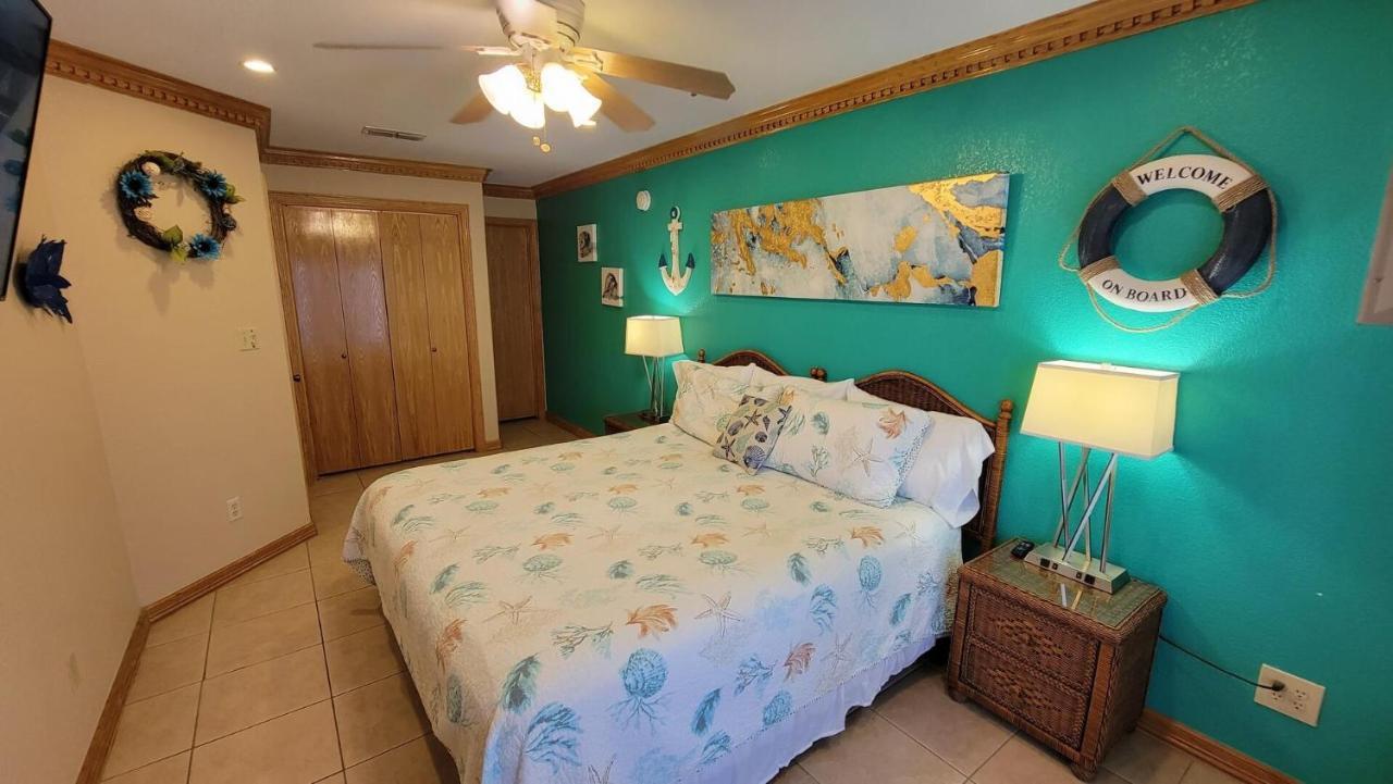 Cozy 2 Bedroom With Big Pool - Campeche Triplex Unit C Home South Padre Island Dış mekan fotoğraf